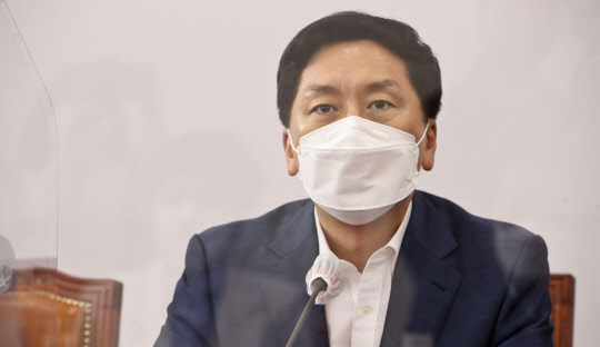 19일 국민의힘 김기현 원내대표가 서울 여의도 국회에서 열린 최고위원회의에서 발언하고 있다. 연합뉴스.